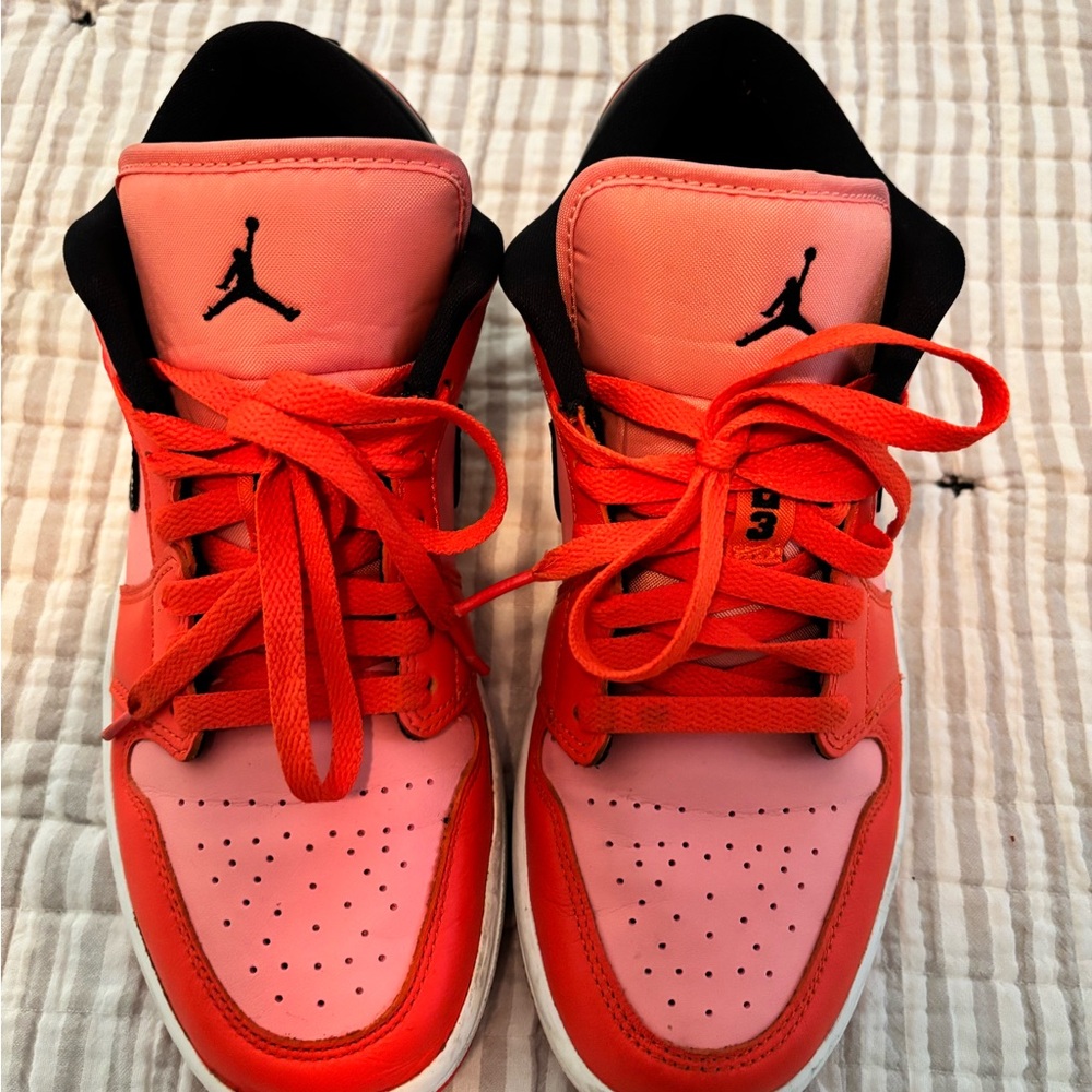 Jordan Women’s 1 Low SE Crimson Bliss/Black - Size 9